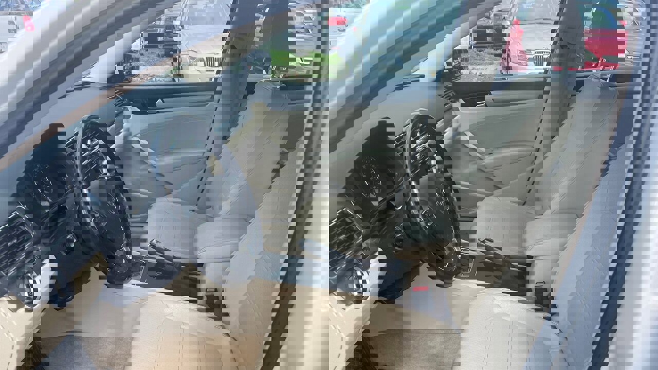 Used 2015 Volkswagen Passat 1.8T Limited Edition FWD image 15