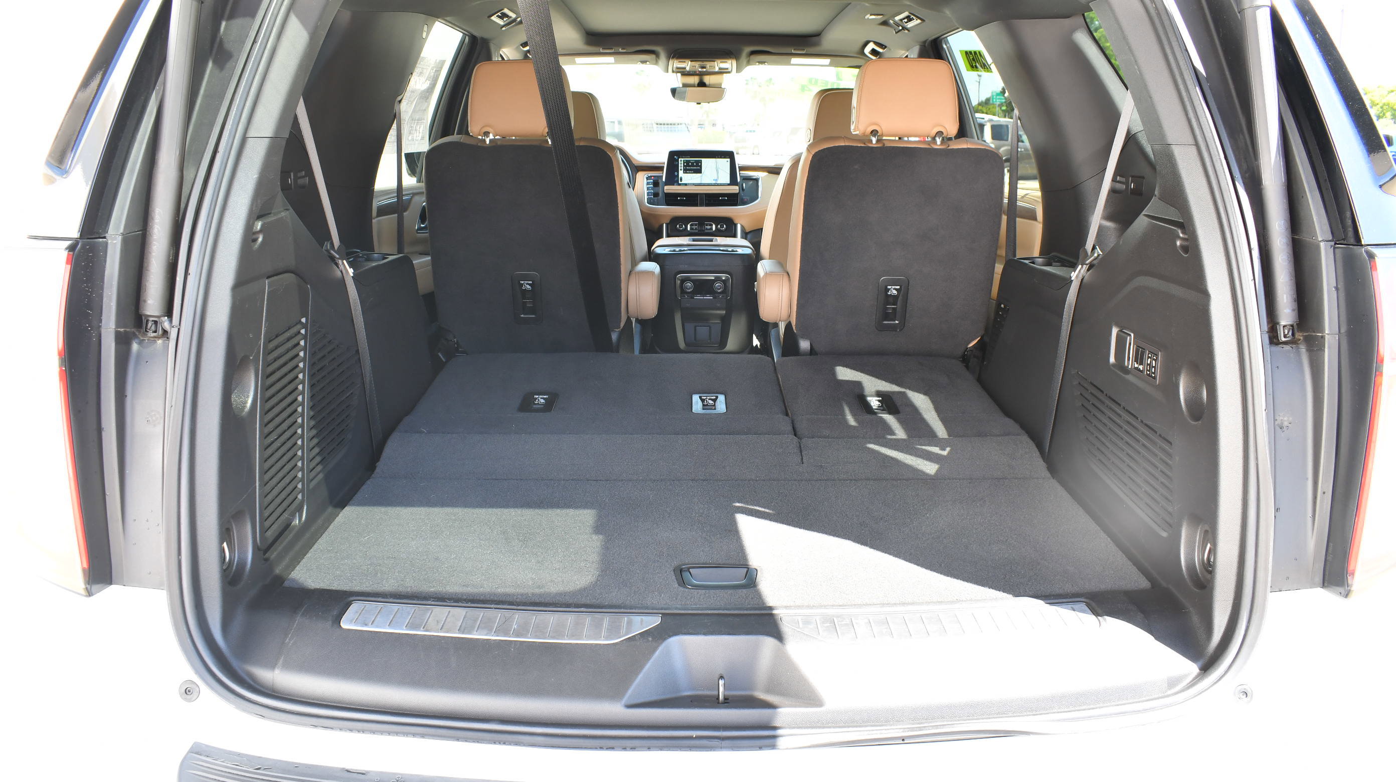 Used 2024 Chevrolet Tahoe Premier w/ Premium Package AWD/4WD image 10