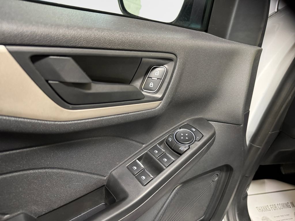 Used 2022 Ford Escape SE FWD image 14