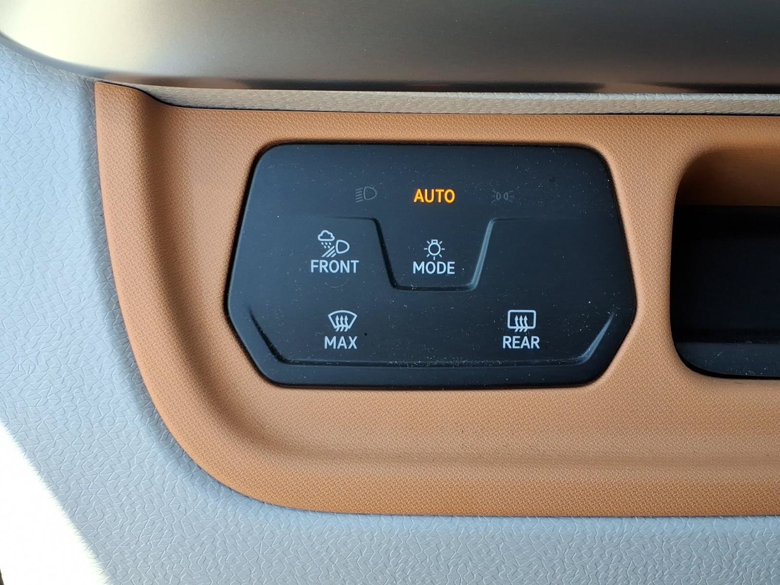 Certified 2025 Volkswagen ID. Buzz Pro S Plus RWD image 24