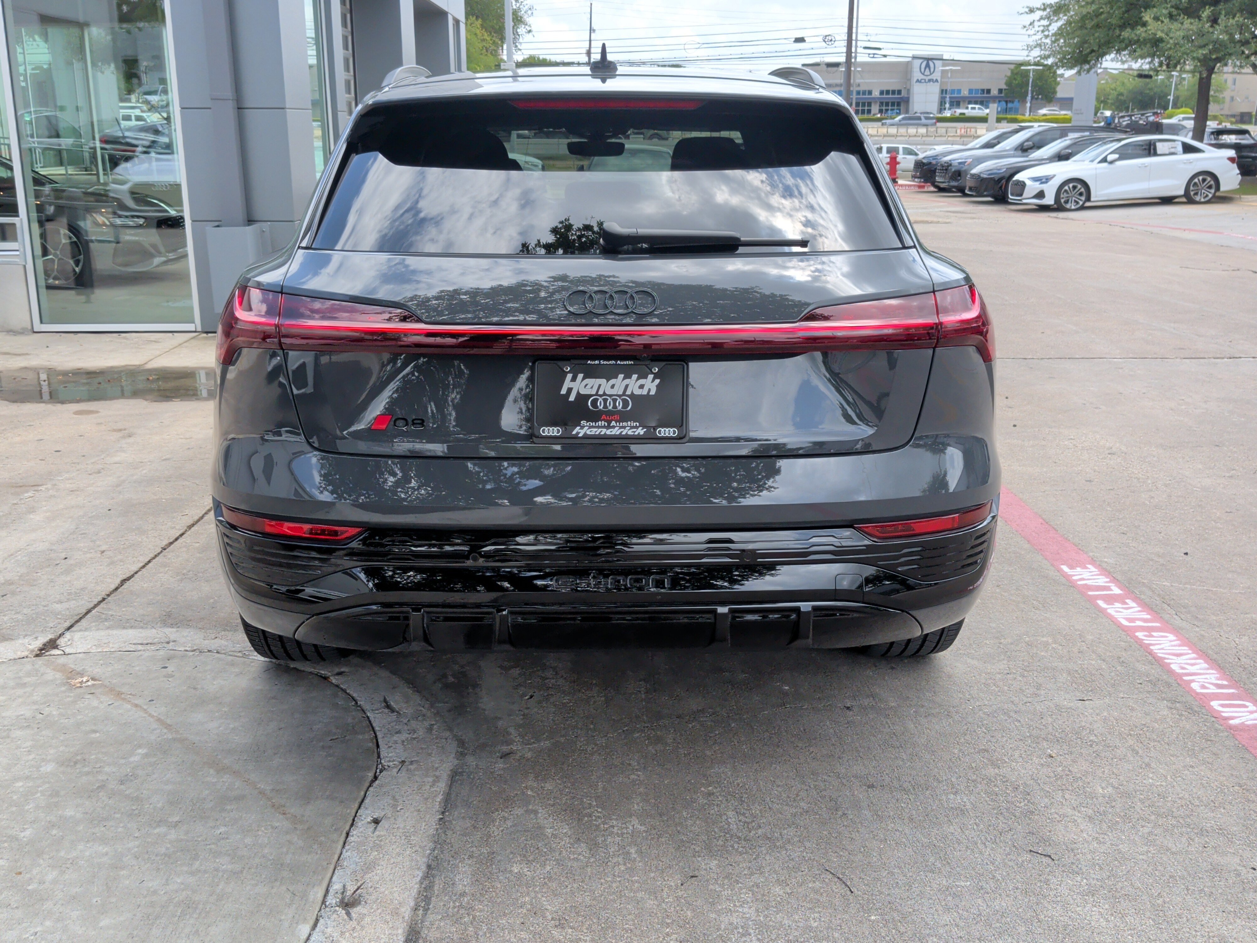 Used 2024 Audi Q8 e-tron Prestige w/ Prestige Package image 9