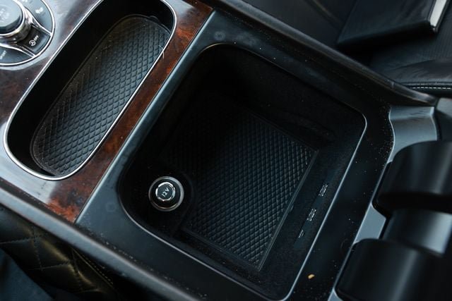 Used 2018 Bentley Bentayga AWD/4WD image 60