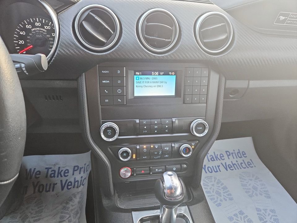 Used 2020 Ford Mustang EcoBoost image 25