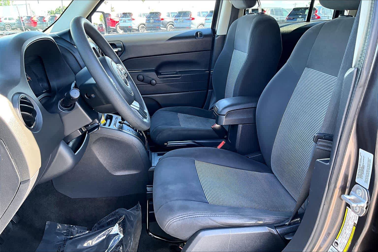 Used 2016 Jeep Patriot Sport FWD image 7
