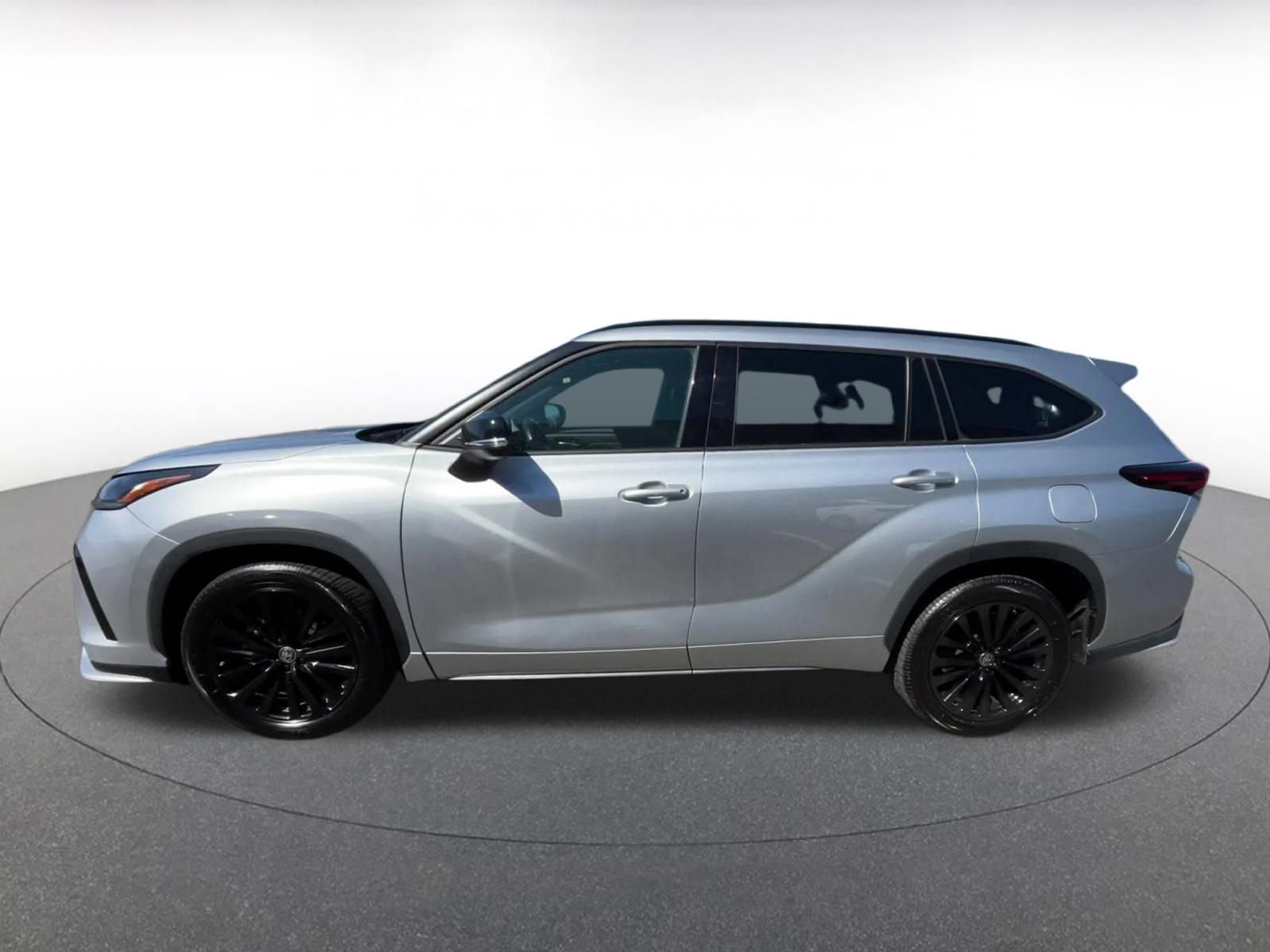 Used 2024 Toyota Highlander XSE image 7