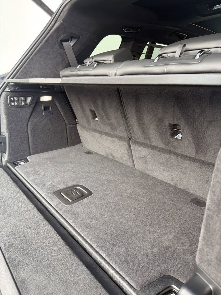New 2026 BMW X7 M60i w/ Climate Comfort Package image 11