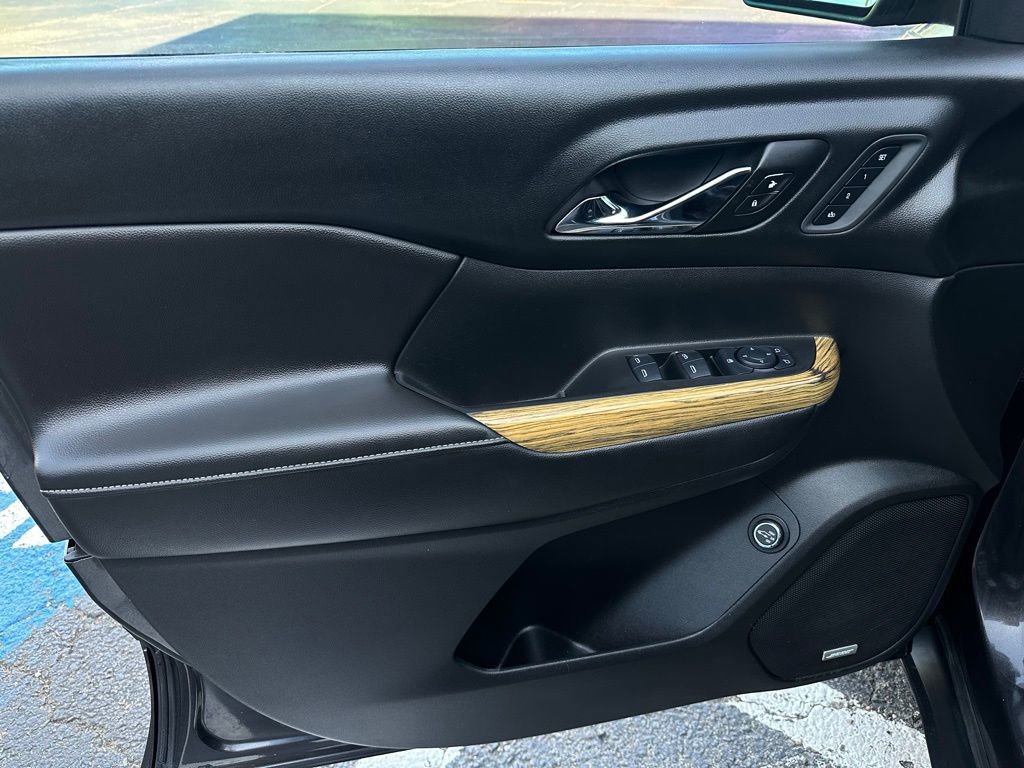 Used 2017 GMC Acadia Denali w/ Technology Package image 12