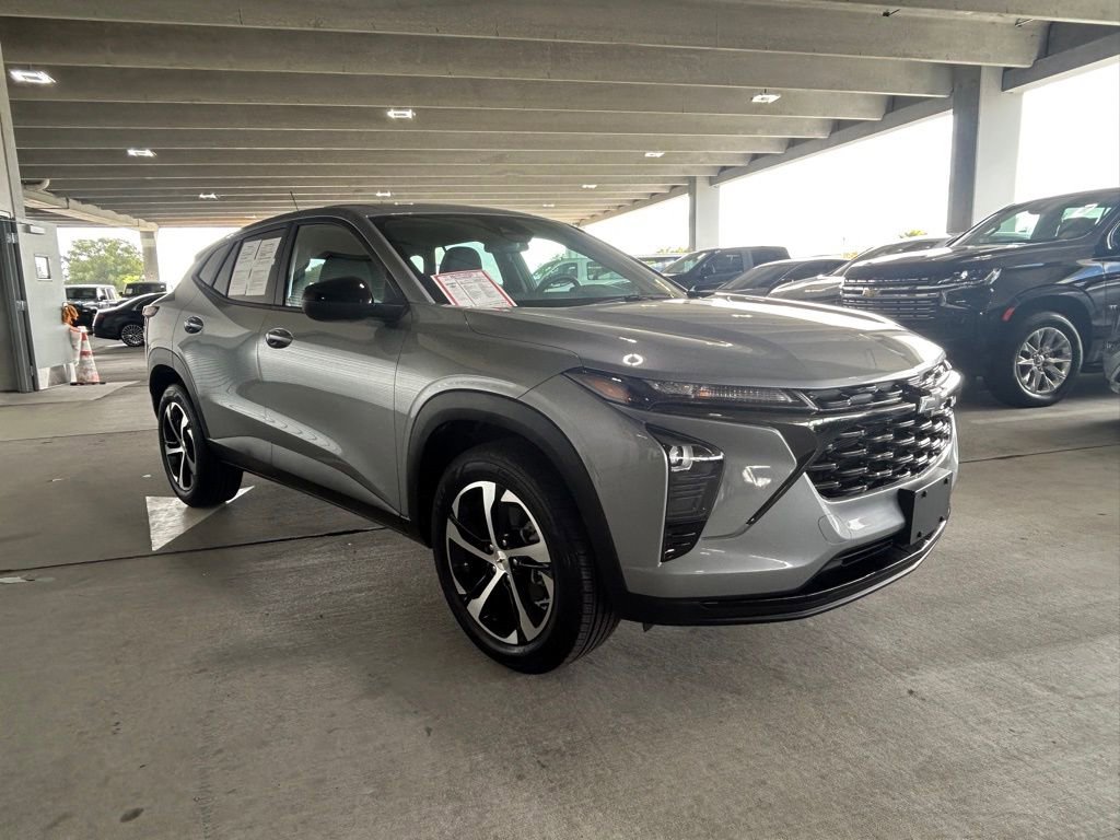 Used 2024 Chevrolet Trax RS w/ Driver Confidence Package image 7