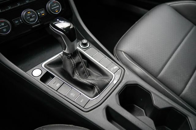 Used 2024 Volkswagen Jetta SE image 30