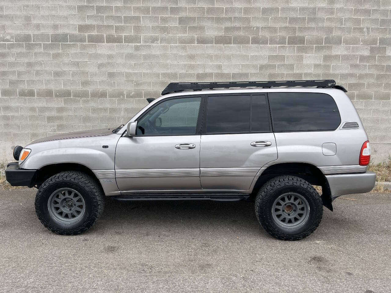 Used 2004 Toyota Land Cruiser AWD/4WD image 4