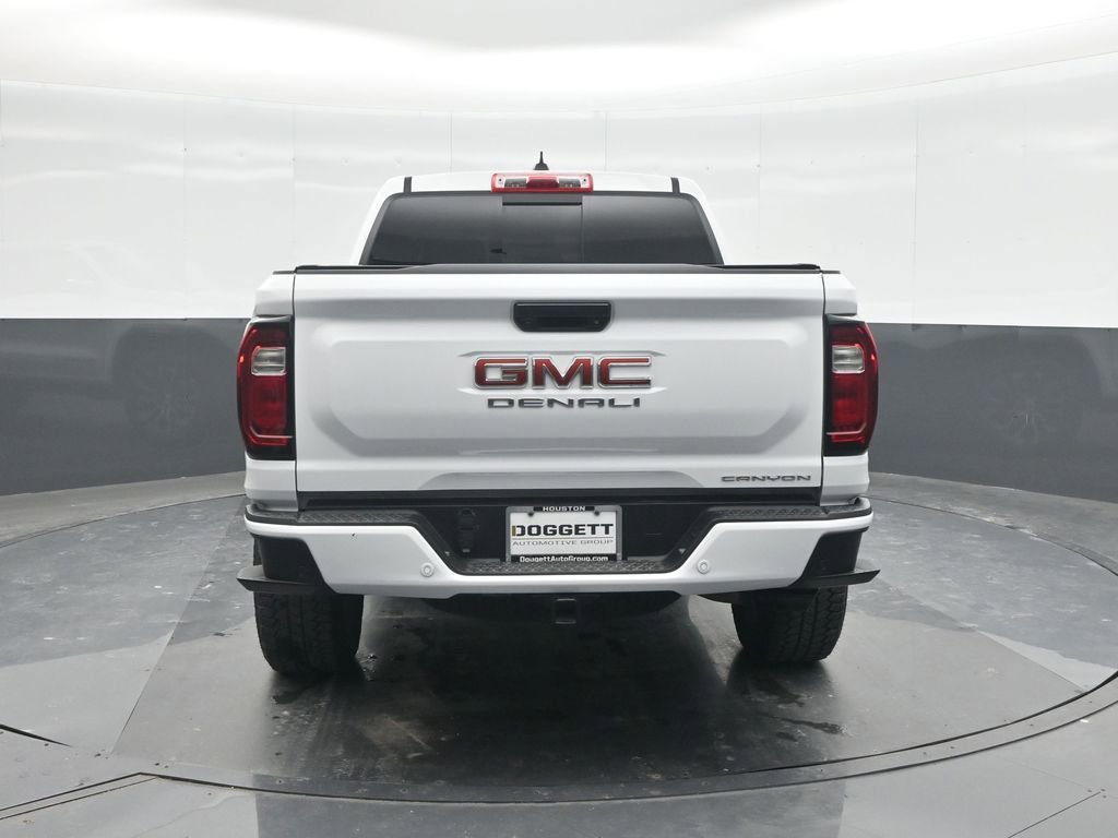 Used 2024 GMC Canyon Denali image 17