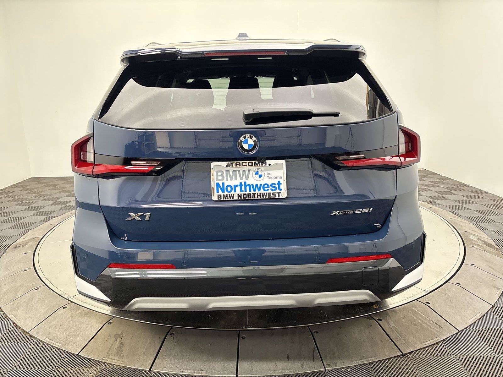 New 2027 BMW X1 xDrive28i AWD/4WD image 15