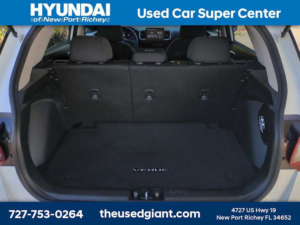 Used 2026 Hyundai Venue SE FWD image 12