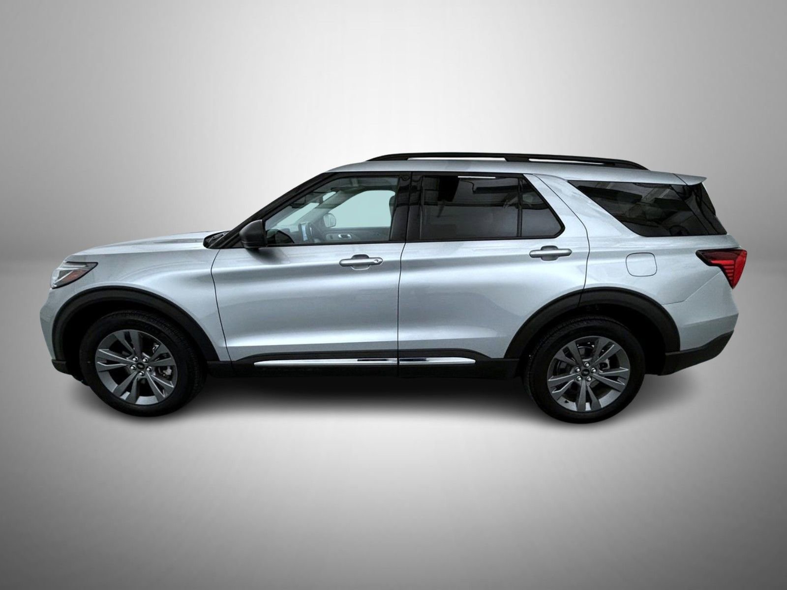 Used 2025 Ford Explorer Active w/ Active Comfort Package image 8
