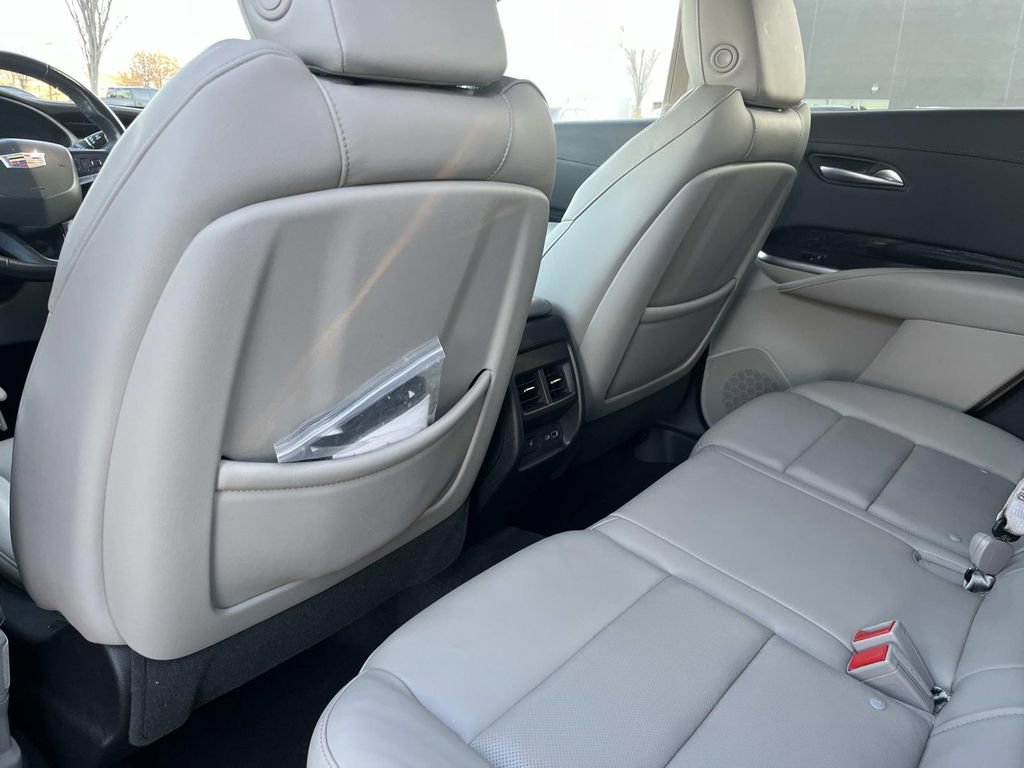 Certified 2023 Cadillac XT4 Premium Luxury w/ Enhanced Visibility Package image 20