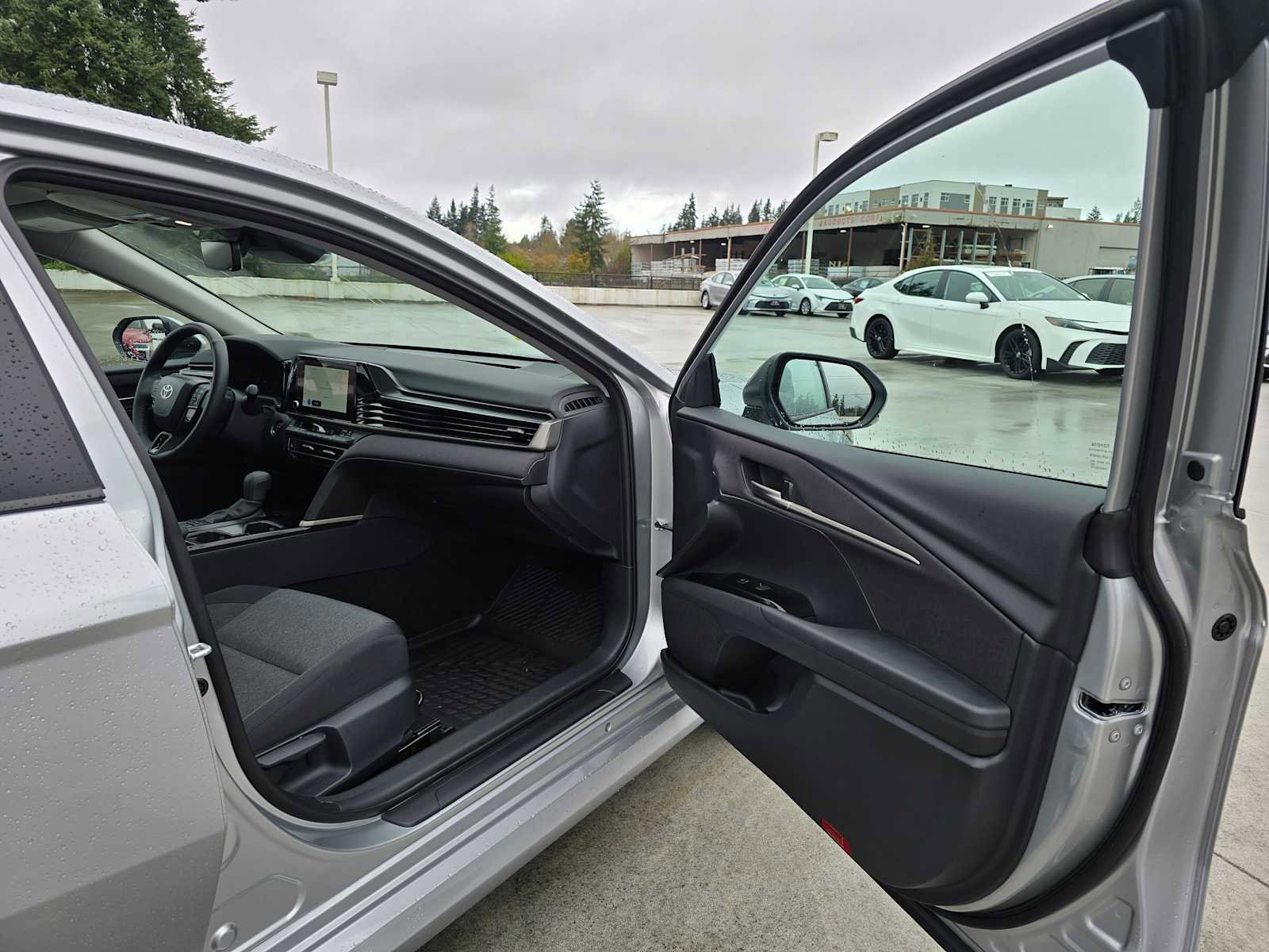 Used 2026 Toyota Camry LE w/ Convenience Package image 11