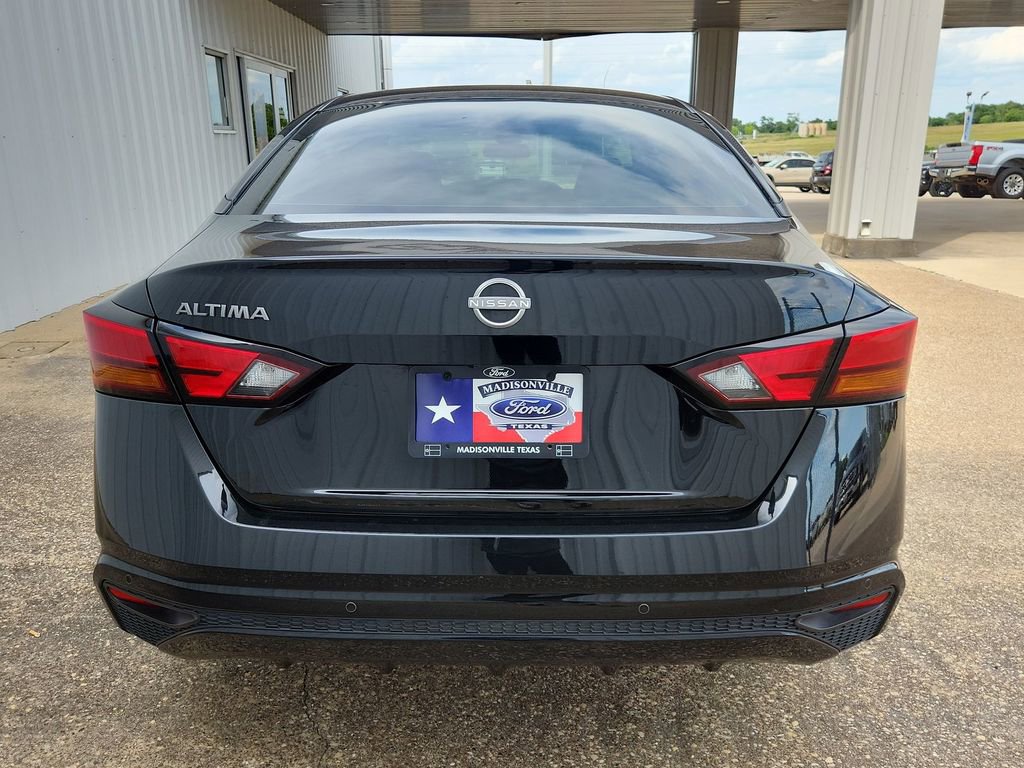 Used 2024 Nissan Altima 2.5 S FWD image 21