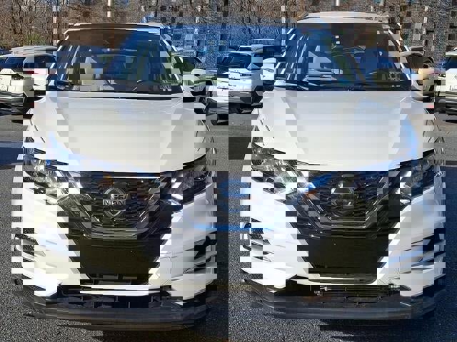 Used 2022 Nissan Rogue Sport SL image 2