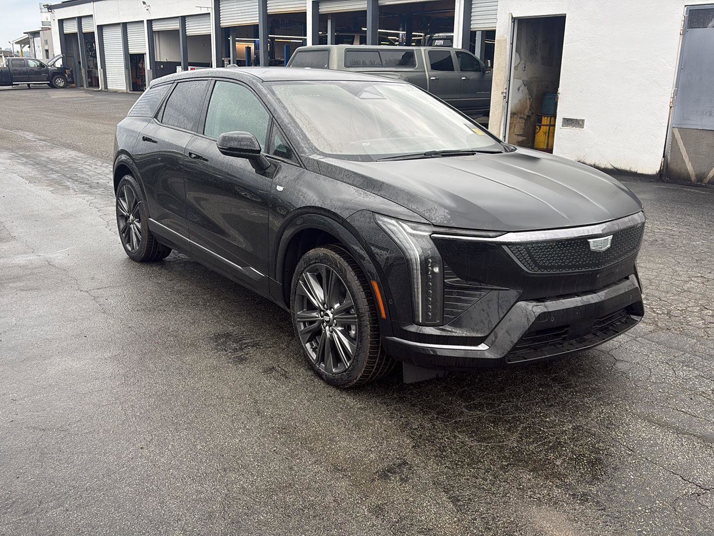 Used 2025 Cadillac Optiq Sport 2 image 6