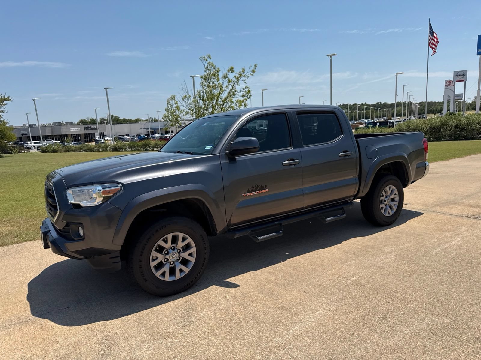 Used 2019 Toyota Tacoma SR5 RWD image 3