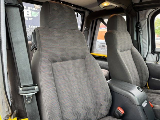 Used 2004 Jeep Wrangler Rubicon w/ Dual Top Group image 25