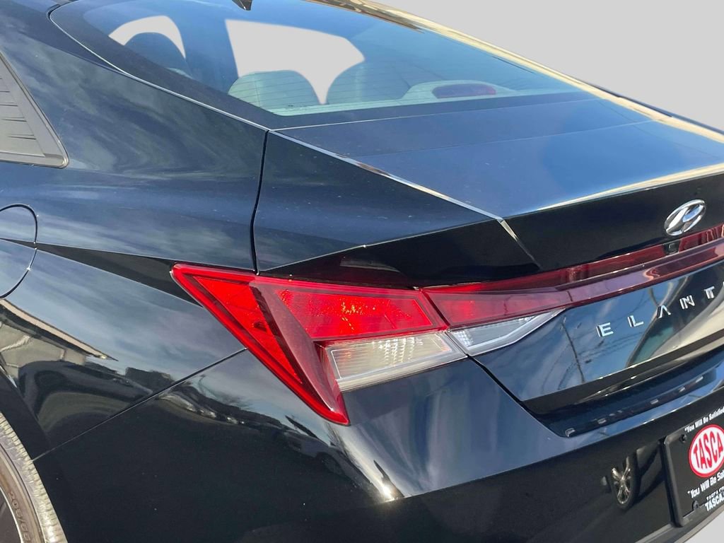 Used 2023 Hyundai Elantra SEL w/ Preferred Accessory Package image 11