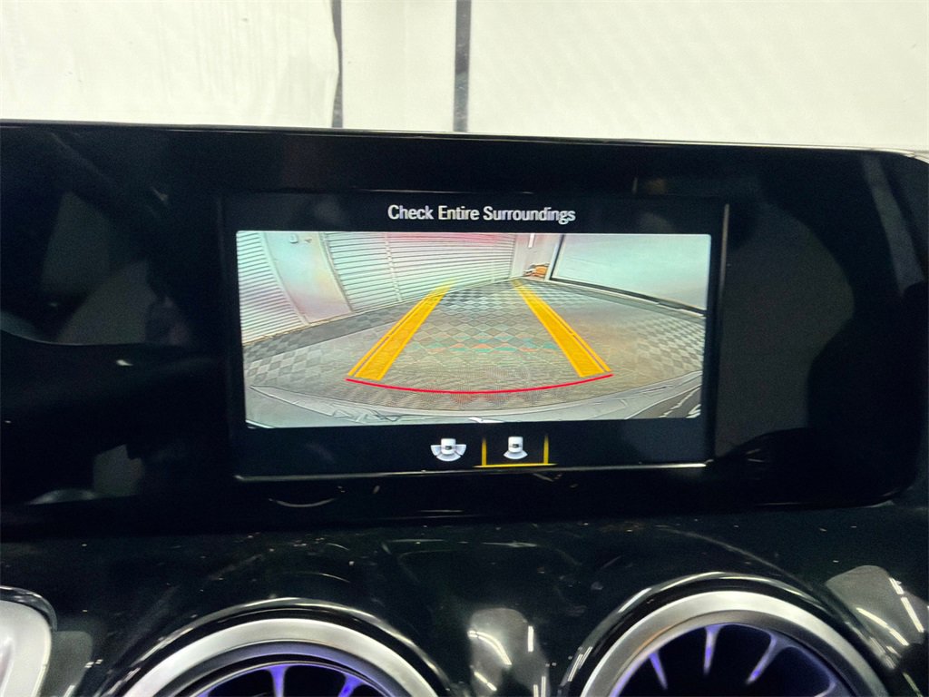 Used 2021 Mercedes-Benz GLB 250 image 32