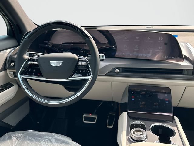 New 2027 Cadillac Vistiq Sport w/ LPO, Floor Liner Package AWD/4WD image 2