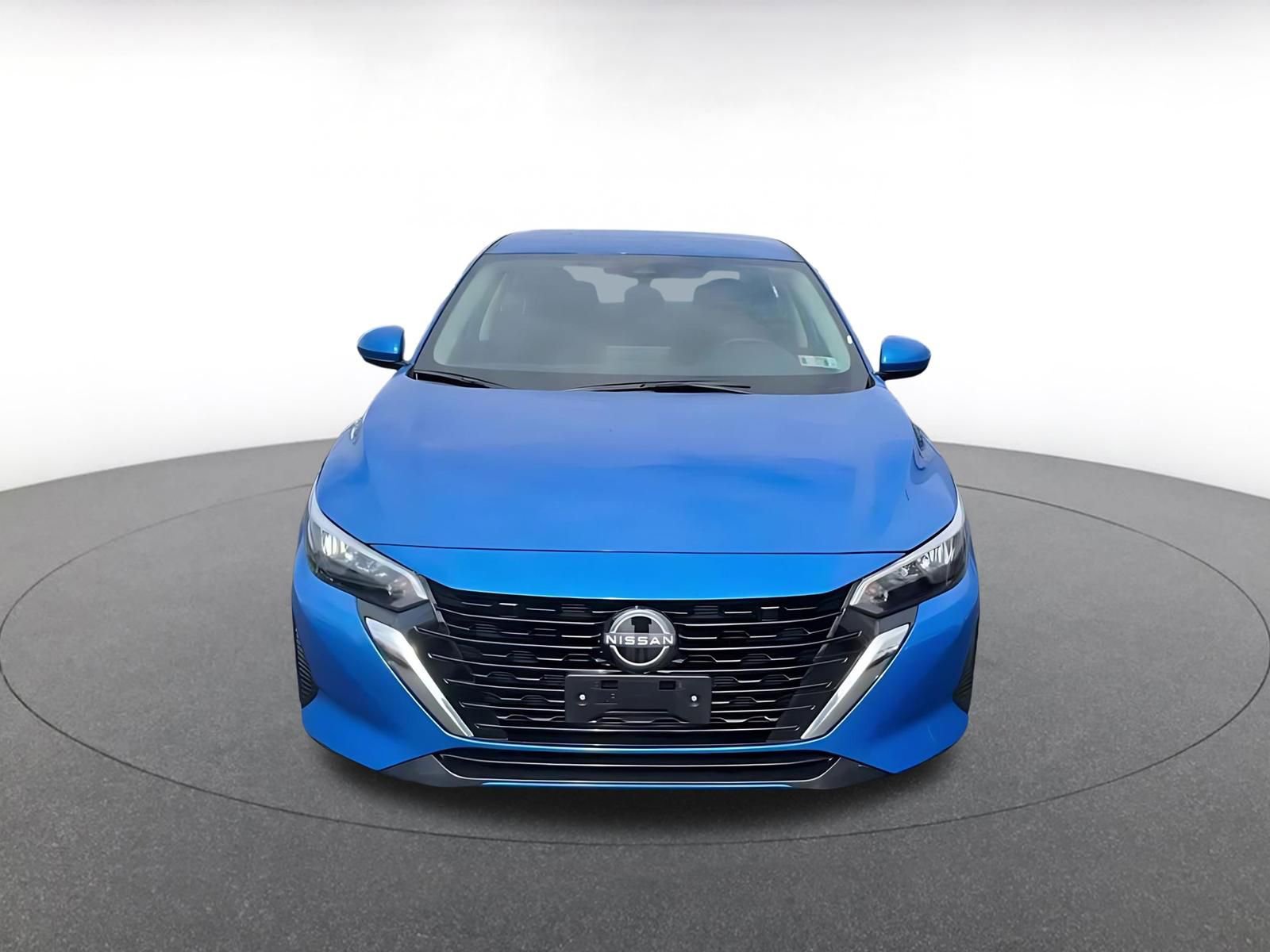 Used 2025 Nissan Sentra SV FWD image 3