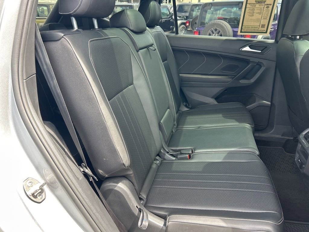 Used 2023 Volkswagen Tiguan SE R-Line image 27