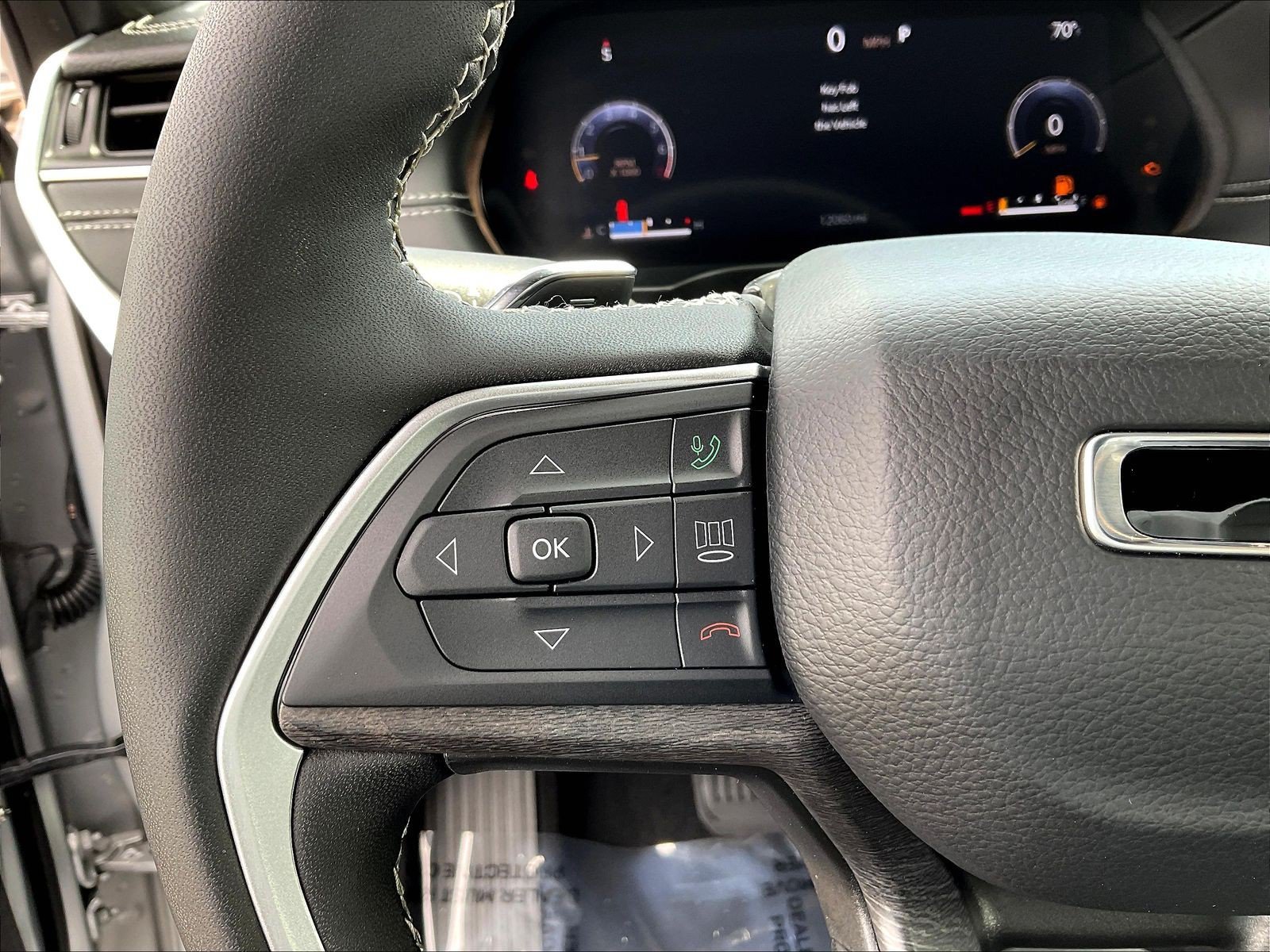 Used 2025 Jeep Grand Cherokee Limited AWD/4WD image 11