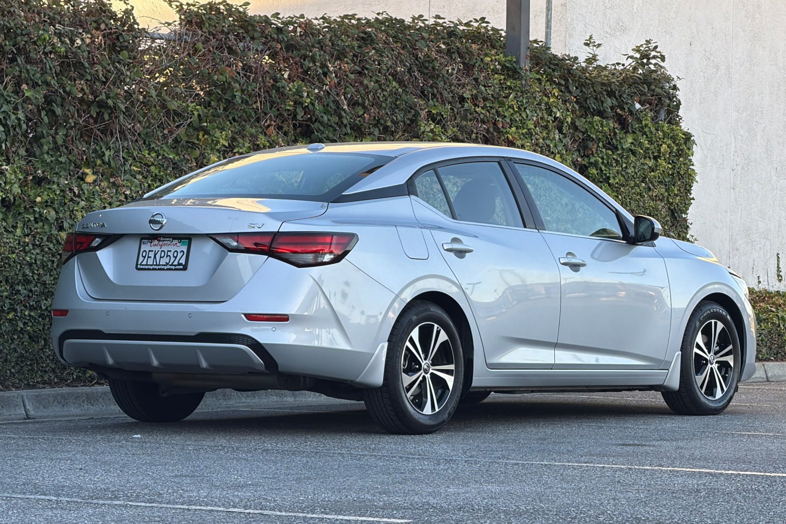 Used 2023 Nissan Sentra SV FWD image 4