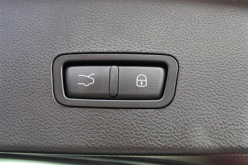 Used 2024 Alfa Romeo Tonale Veloce w/ Premium Interior Package image 32