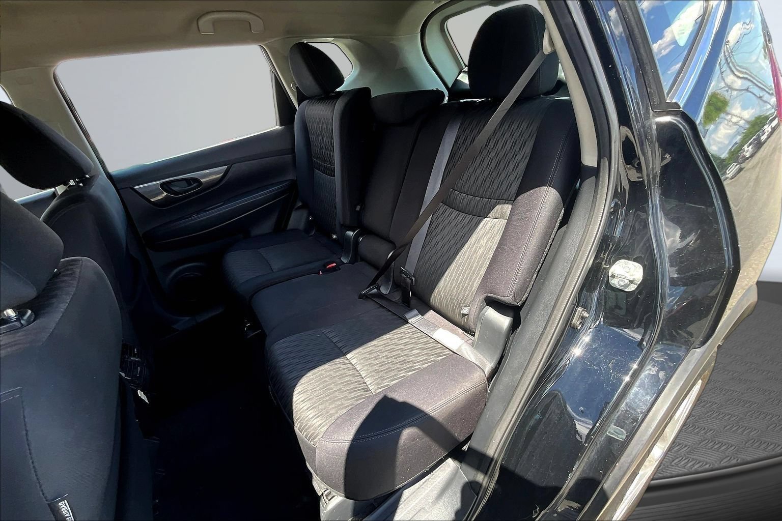 Used 2019 Nissan Rogue S AWD/4WD image 20