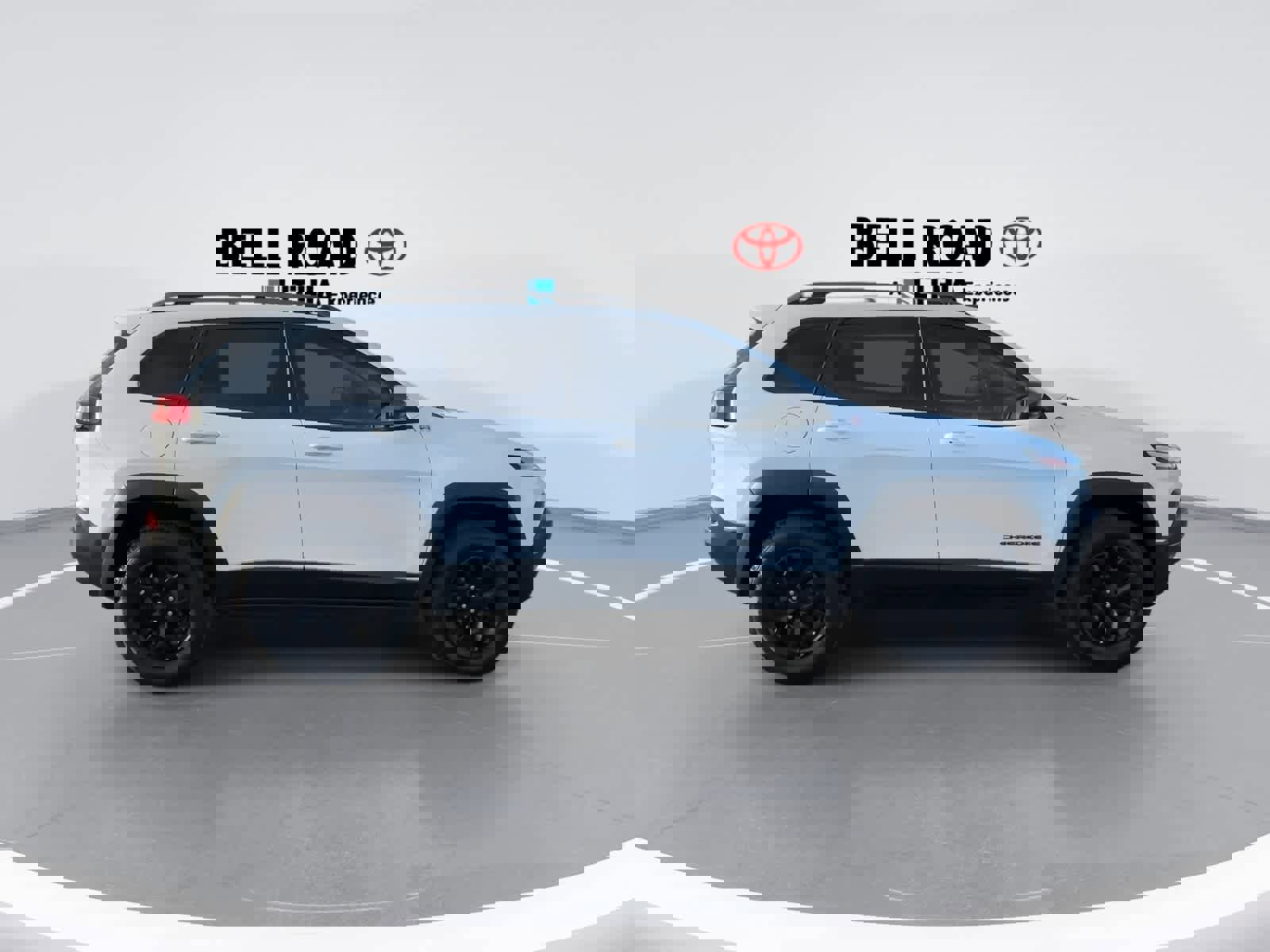 Used 2016 Jeep Cherokee Trailhawk w/ Comfort/Convenience Group image 9