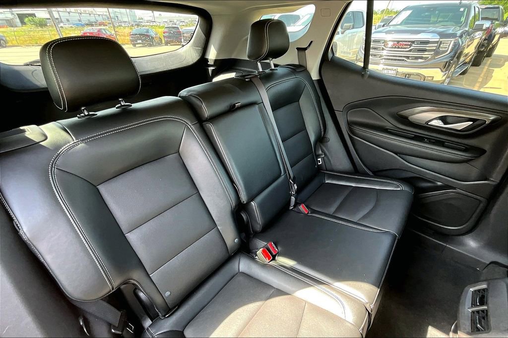 Used 2023 GMC Terrain SLT image 34