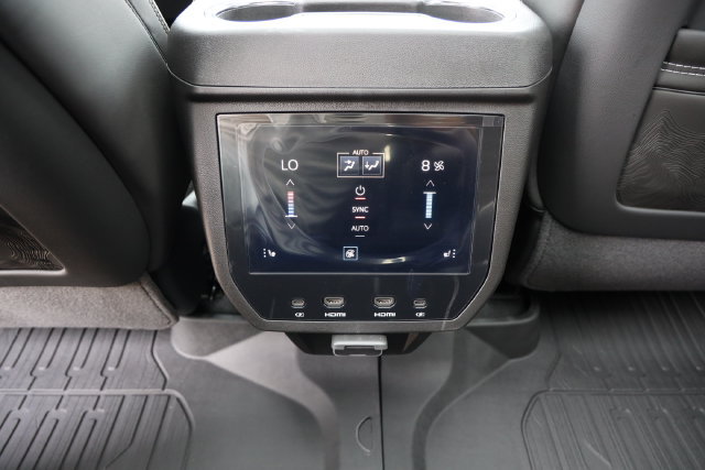 New 2026 GMC Yukon Denali Ultimate w/ LPO, Floor Liner Package AWD/4WD image 29