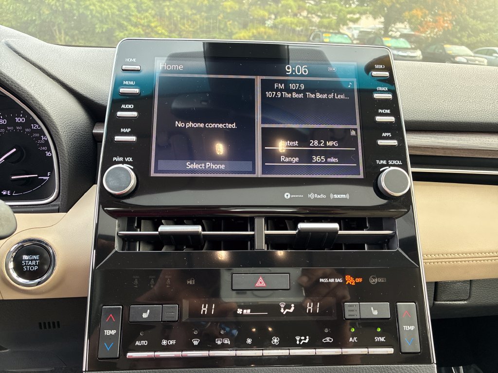 Used 2019 Toyota Avalon XLE w/ Moonroof Package FWD image 15