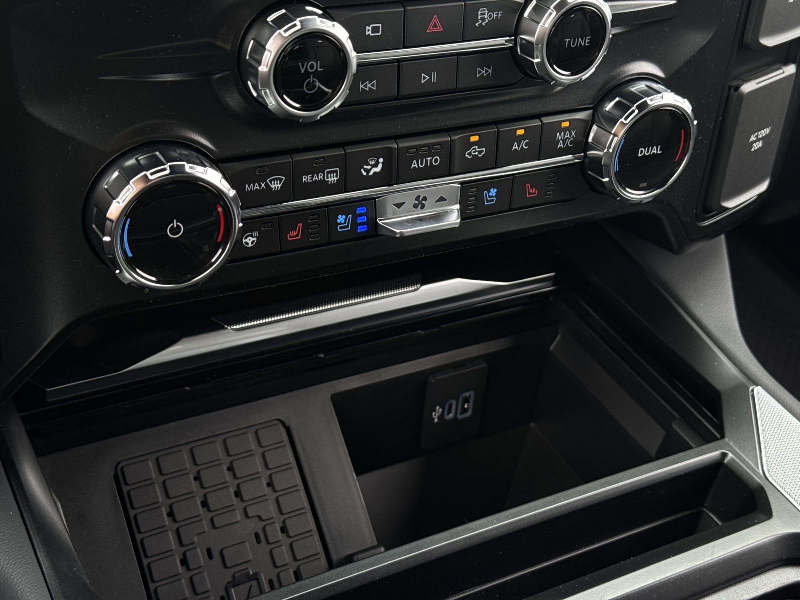 New 2026 Ford F350 Platinum image 20