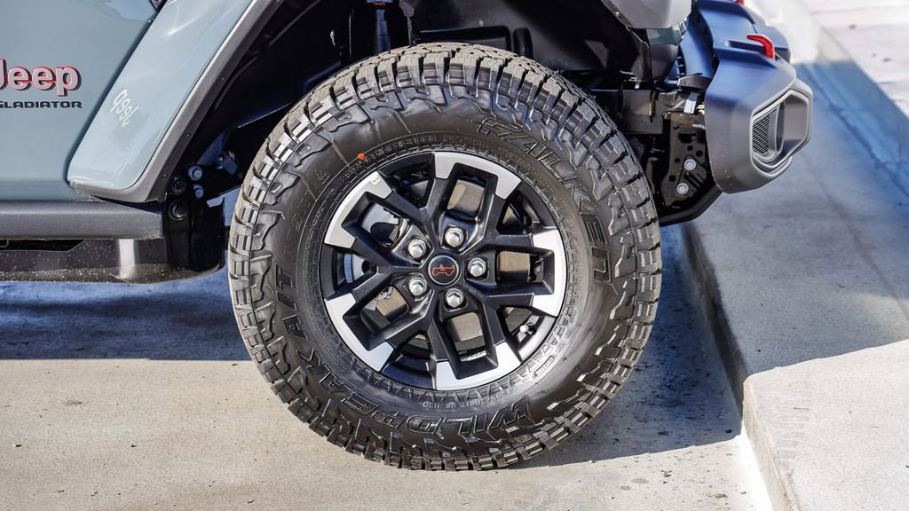 New 2026 Jeep Gladiator Rubicon w/ Steel Power Dome Hood Package AWD/4WD image 11