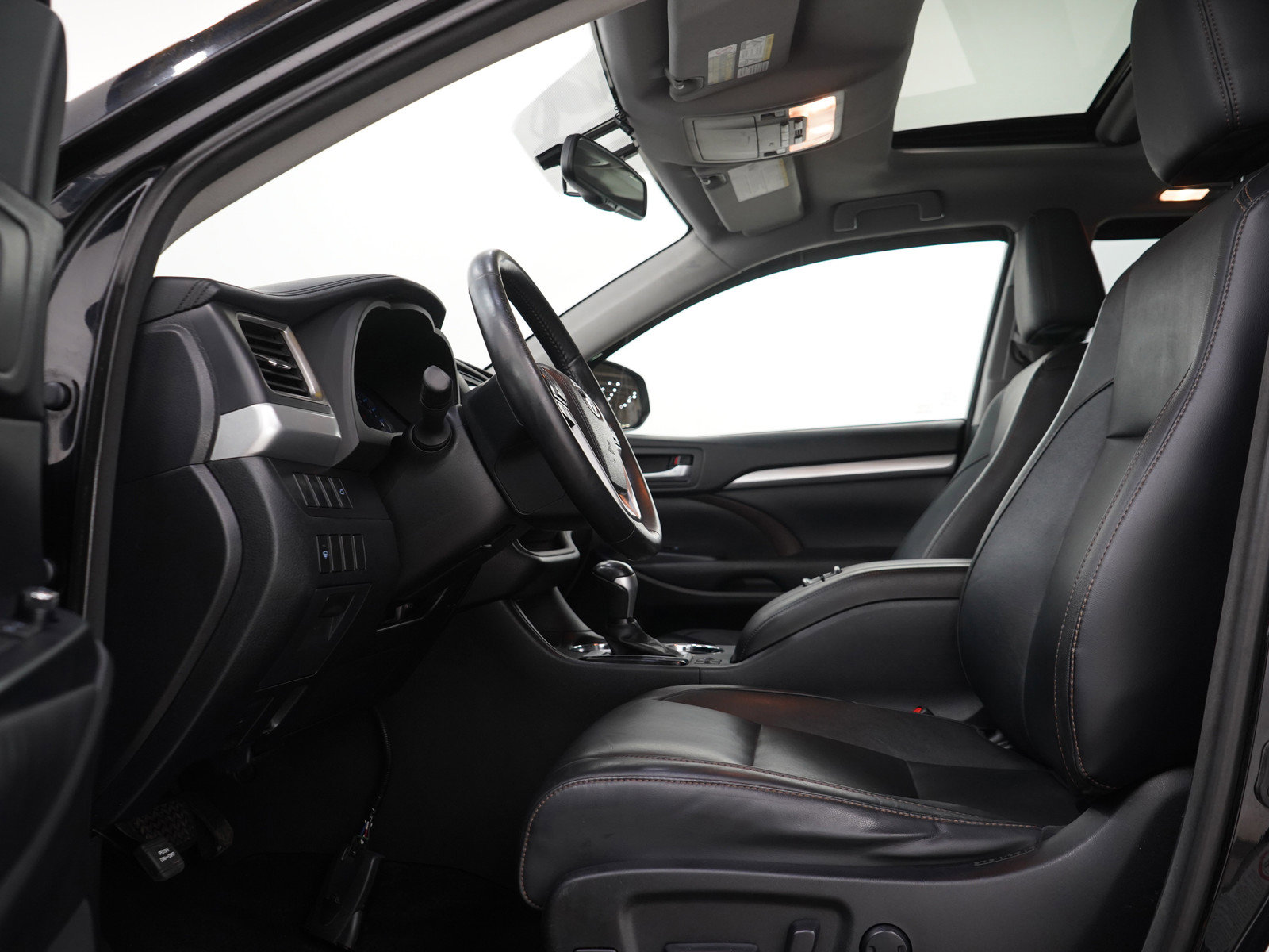Used 2015 Toyota Highlander XLE AWD/4WD image 24