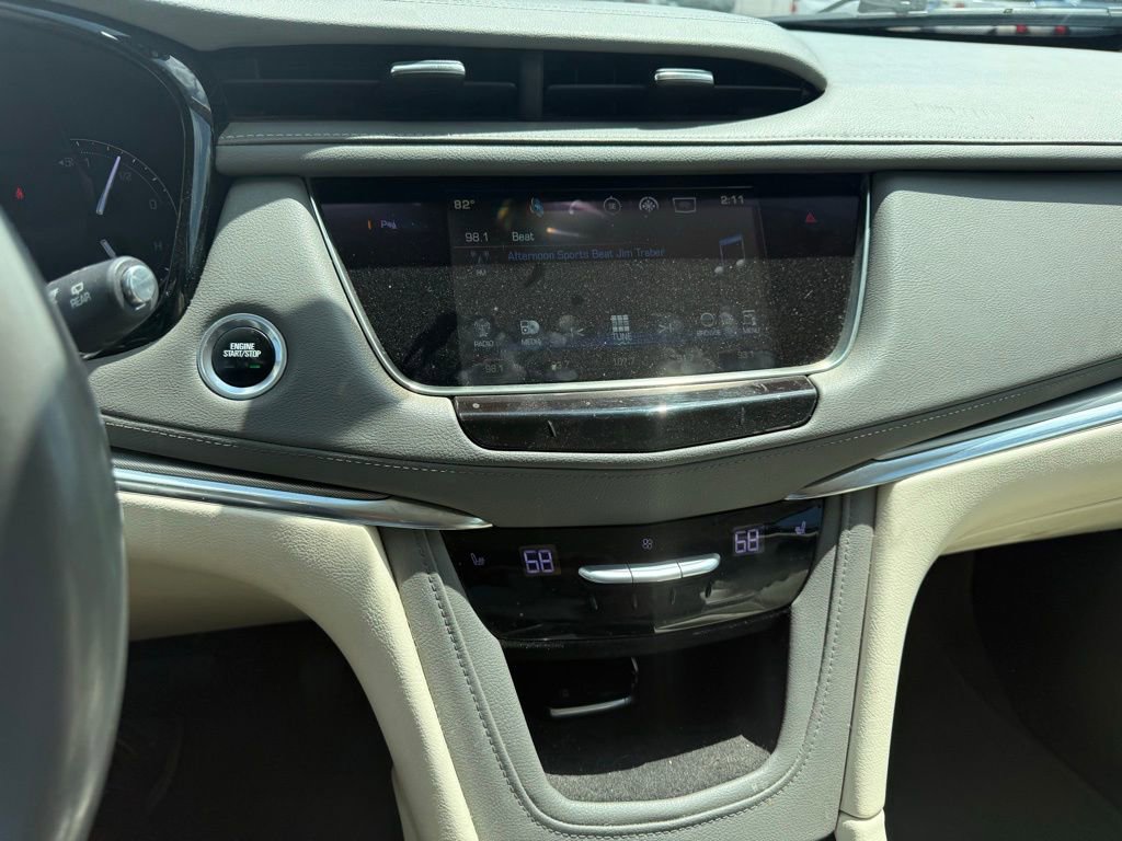 Used 2017 Cadillac XT5 Luxury w/ Driver Awareness Package FWD image 9