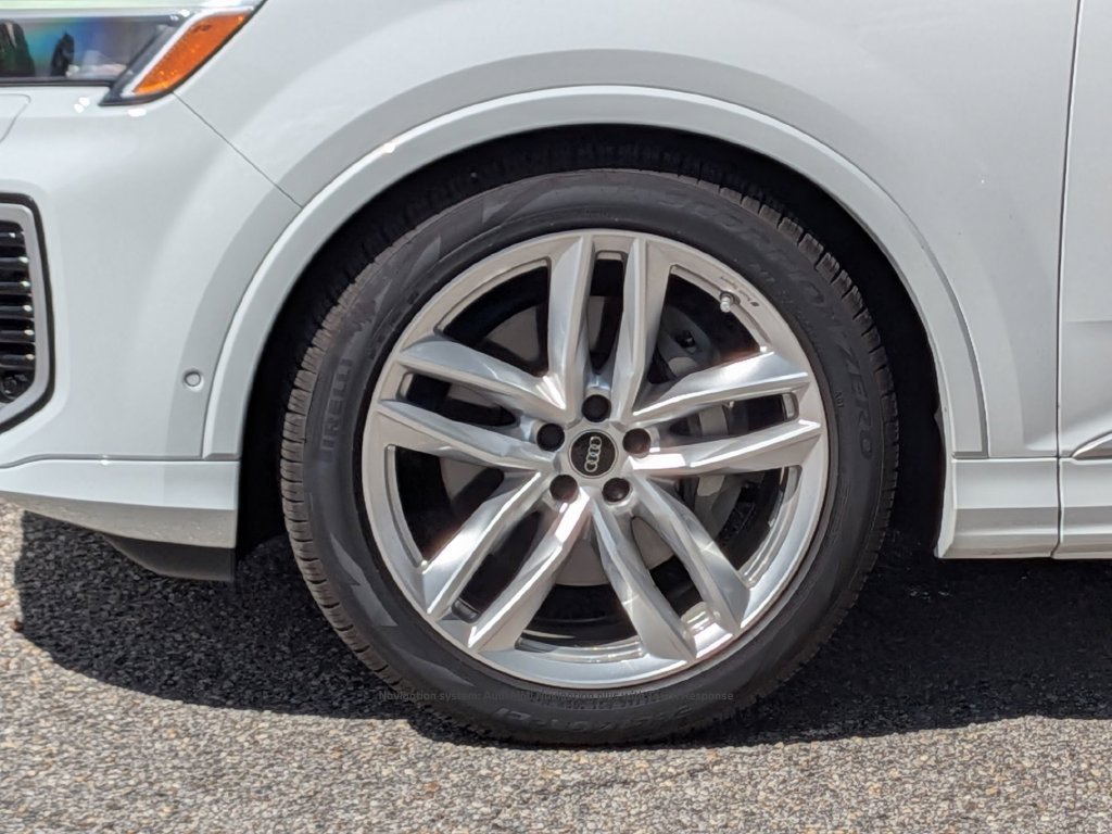 Used 2025 Audi Q7 3.0T Premium Plus AWD/4WD image 12