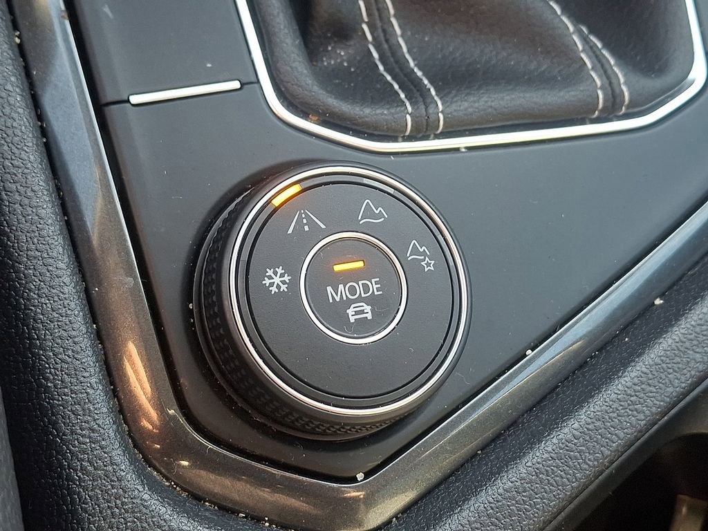 Used 2022 Volkswagen Tiguan SE image 23