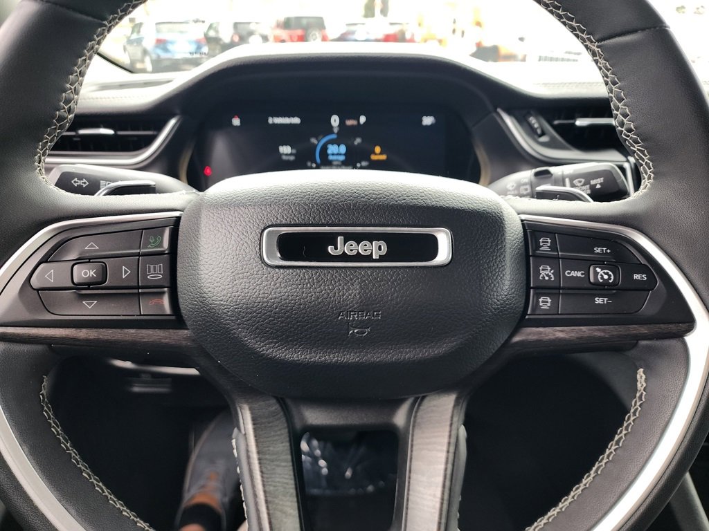 Used 2023 Jeep Grand Cherokee L Limited image 23