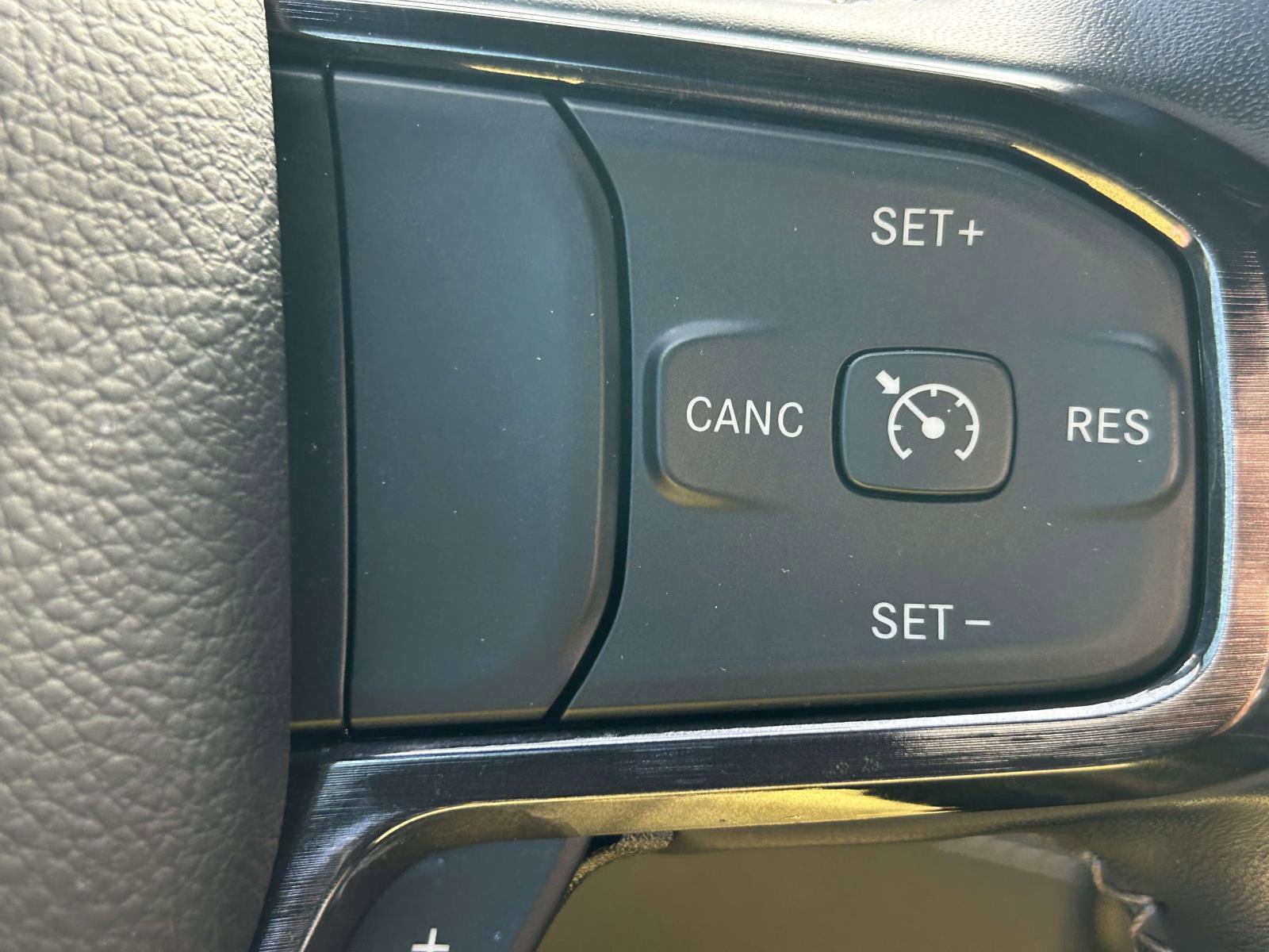 Used 2023 RAM 1500 Limited w/ Body Color Bumper Group image 25