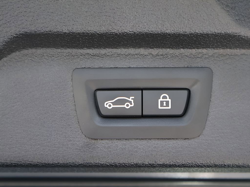 Used 2018 BMW X5 xDrive50i AWD/4WD image 18