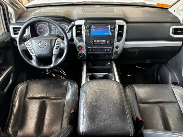 Used 2017 Nissan Titan PRO-4X w/ Pro-4x Convenience Package AWD/4WD image 12