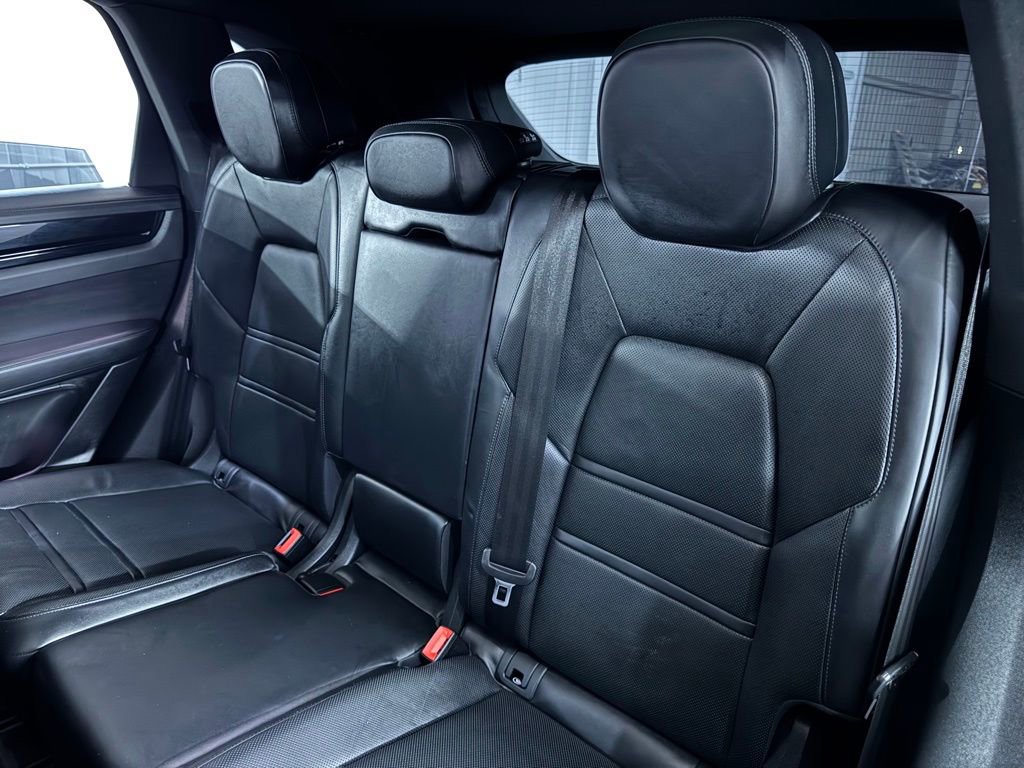 Used 2022 Porsche Cayenne S AWD/4WD image 47