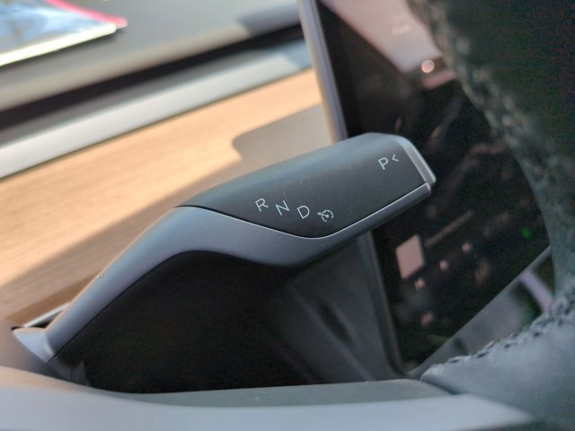 Used 2025 Tesla Model Y Long Range RWD image 12